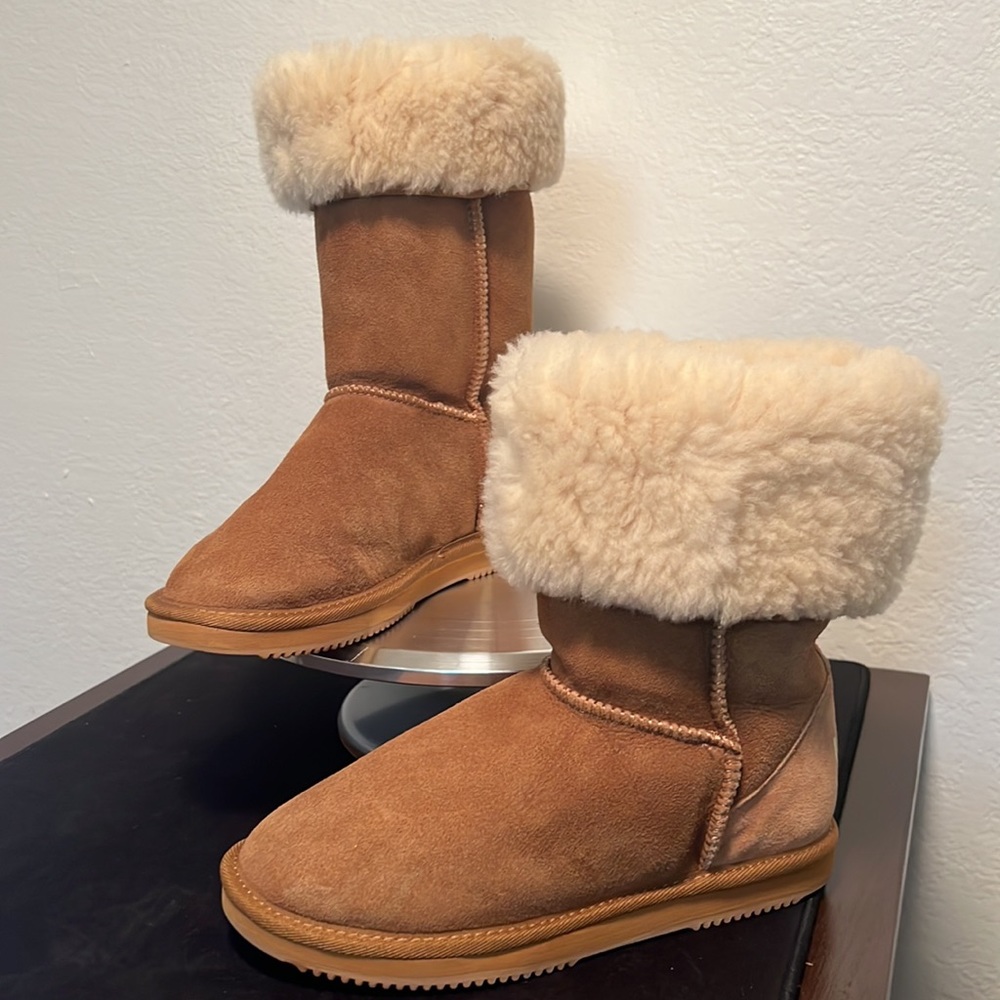 New UGG AUSTRALIA Classic Genuine Shearling Lined Tall Suede Boots Chestnut 🎅🏼 - Picture 10 of 13